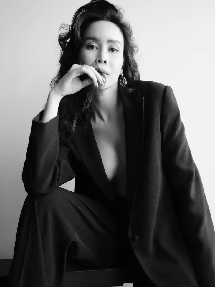 Sao Việt ngày 17/11: Vân Dung làm shipper, Lưu Hương Giang ngày càng sexy - Ảnh 2. Sao Việt ngày 17/11: Vân Dung làm shipper, Lưu Hương Giang ngày càng sexy - Ảnh 2.