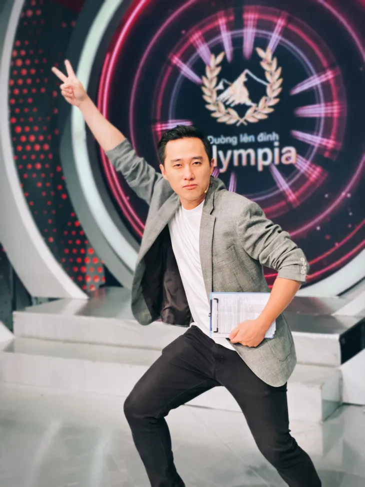 Loạt biểu cảm đáng yêu của cặp đôi Đường lên đỉnh Olympia - Ảnh 16. Loạt biểu cảm đáng yêu của cặp đôi Đường lên đỉnh Olympia - Ảnh 16.
