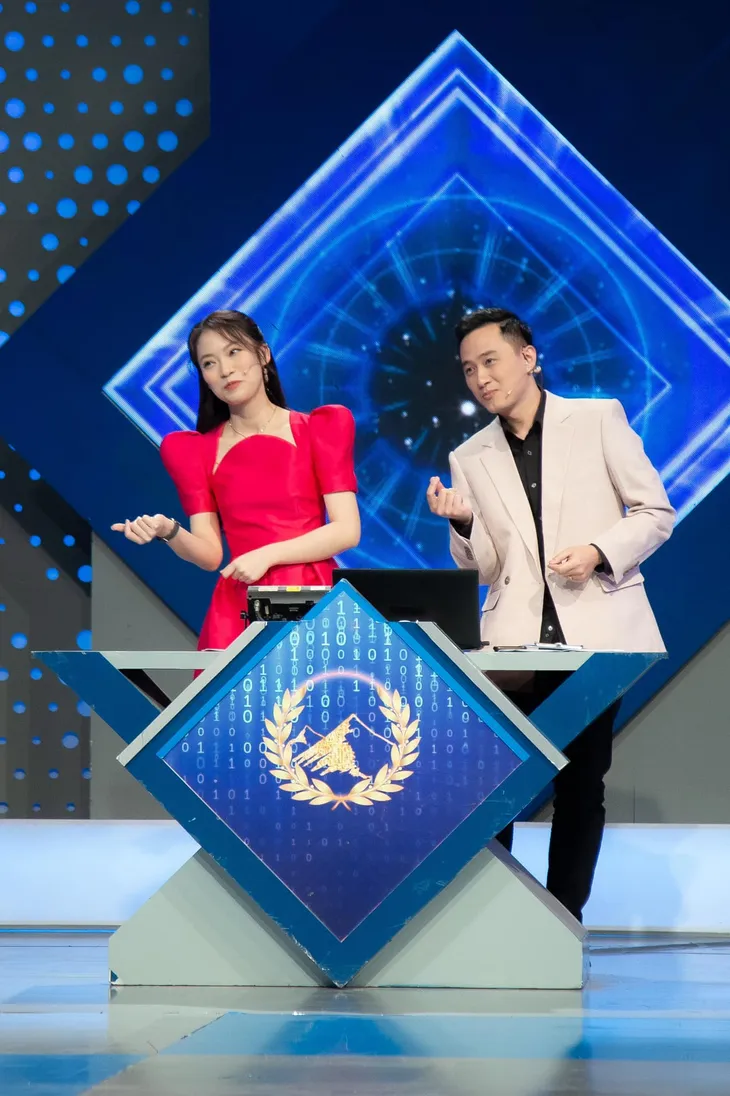 Loạt biểu cảm đáng yêu của cặp đôi Đường lên đỉnh Olympia - Ảnh 2. Loạt biểu cảm đáng yêu của cặp đôi Đường lên đỉnh Olympia - Ảnh 2.