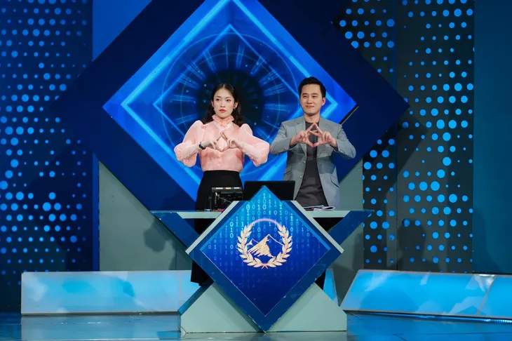 Loạt biểu cảm đáng yêu của cặp đôi Đường lên đỉnh Olympia - Ảnh 4. Loạt biểu cảm đáng yêu của cặp đôi Đường lên đỉnh Olympia - Ảnh 4.
