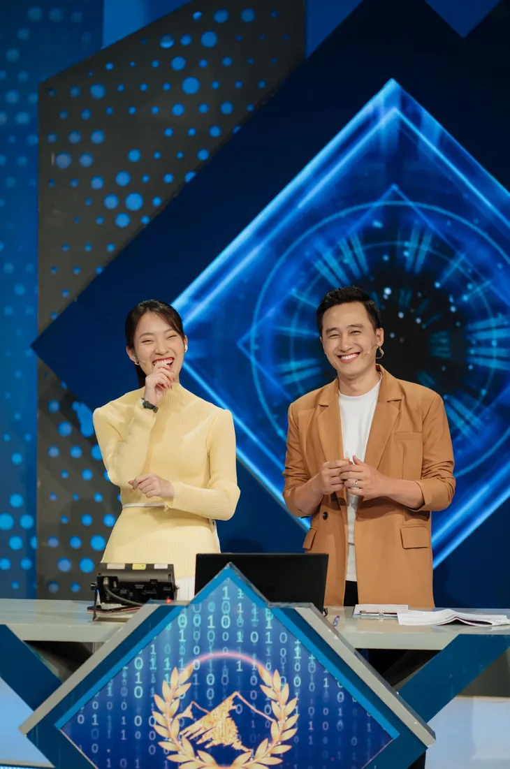Loạt biểu cảm đáng yêu của cặp đôi Đường lên đỉnh Olympia - Ảnh 7. Loạt biểu cảm đáng yêu của cặp đôi Đường lên đỉnh Olympia - Ảnh 7.