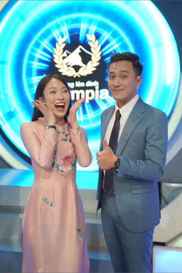 Loạt biểu cảm đáng yêu của cặp đôi Đường lên đỉnh Olympia - Ảnh 12. Loạt biểu cảm đáng yêu của cặp đôi Đường lên đỉnh Olympia - Ảnh 12.