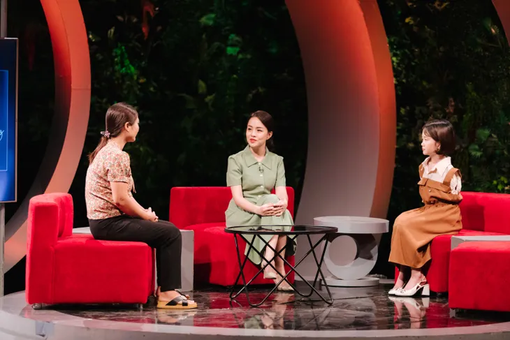 Trạm yêu thương: Cô gái khuyết đôi tay trở thành cô giáo - Ảnh 2. Trạm yêu thương: Cô gái khuyết đôi tay trở thành cô giáo - Ảnh 2.