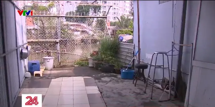 Sạt lở bờ kênh đê bao, hàng trăm hộ dân bị ảnh hưởng - Ảnh 3. Sạt lở bờ kênh đê bao, hàng trăm hộ dân bị ảnh hưởng - Ảnh 3.