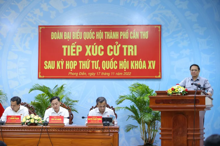 Thủ tướng: Nghiên cứu nới room tín dụng một cách hợp lý - Ảnh 1. Thủ tướng: Nghiên cứu nới room tín dụng một cách hợp lý - Ảnh 1.