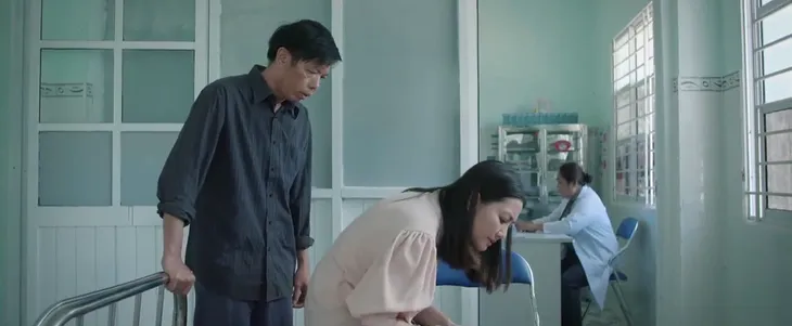Mẹ rơm - Tập 11: Càng cố giấu giếm, Hào trưởng thôn càng lộ bí mật - Ảnh 9. Mẹ rơm - Tập 11: Càng cố giấu giếm, Hào trưởng thôn càng lộ bí mật - Ảnh 9.