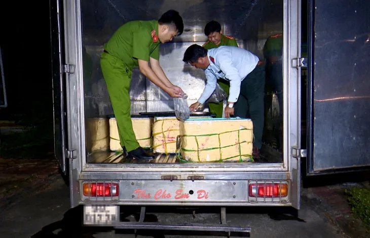 Bạc Liêu: Phát hiện nhiều phương tiện vận chuyển tôm chứa tạp chất - Ảnh 2. Bạc Liêu: Phát hiện nhiều phương tiện vận chuyển tôm chứa tạp chất - Ảnh 2.