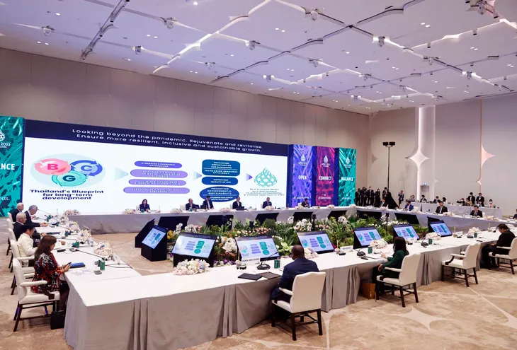 Khai mạc Tuần lễ cấp cao APEC, Chủ tịch nước Nguyễn Xuân Phúc dự phiên thảo luận đầu tiên - Ảnh 7. Khai mạc Tuần lễ cấp cao APEC, Chủ tịch nước Nguyễn Xuân Phúc dự phiên thảo luận đầu tiên - Ảnh 7.