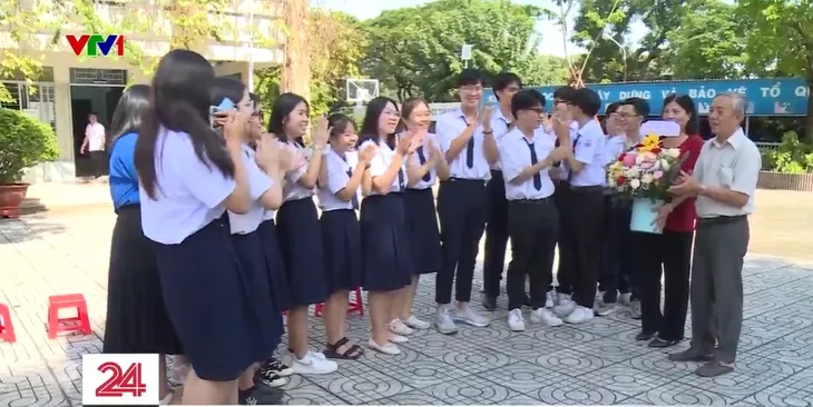 Giáo viên giám thị - Những thầy cô không giảng đường - Ảnh 3. Giáo viên giám thị - Những thầy cô không giảng đường - Ảnh 3.