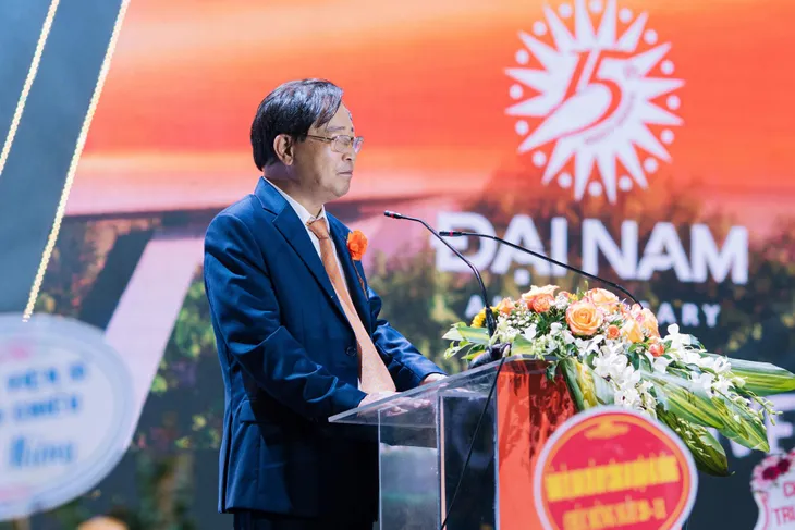 ĐH Đại Nam tổ chức Lễ Kỷ niệm 15 năm thành lập trường và chào mừng 40 năm ngày Nhà giáo Việt Nam - Ảnh 1. ĐH Đại Nam tổ chức Lễ Kỷ niệm 15 năm thành lập trường và chào mừng 40 năm ngày Nhà giáo Việt Nam - Ảnh 1.