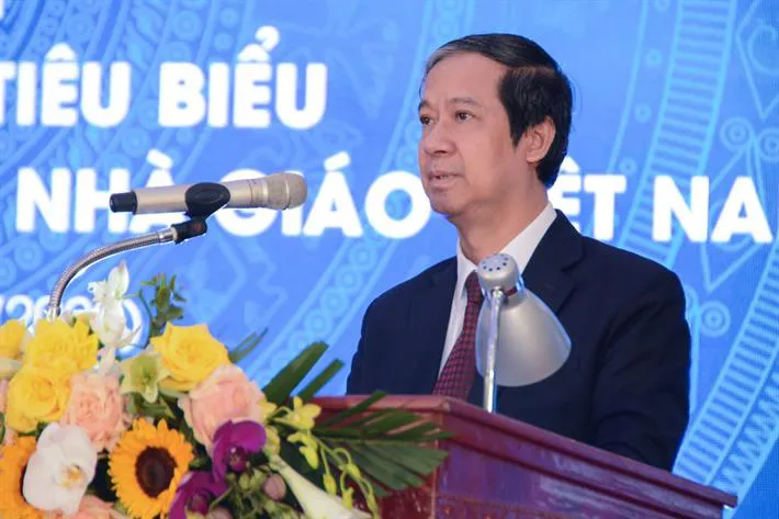 Bộ trưởng Nguyễn Kim Sơn gặp gỡ nhà giáo tiêu biểu kỷ niệm 40 năm ngày Nhà giáo Việt Nam - Ảnh 1. Bộ trưởng Nguyễn Kim Sơn gặp gỡ nhà giáo tiêu biểu kỷ niệm 40 năm ngày Nhà giáo Việt Nam - Ảnh 1.