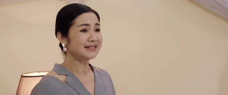Thông gia ngõ hẹp - Tập 19: Bà Hồng cô đơn, lạc lõng khi gia đình ông Phúc quây quần đông vui - Ảnh 1. Thông gia ngõ hẹp - Tập 19: Bà Hồng cô đơn, lạc lõng khi gia đình ông Phúc quây quần đông vui - Ảnh 1.