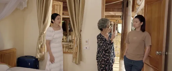Thông gia ngõ hẹp - Tập 19: Bà Hồng cô đơn, lạc lõng khi gia đình ông Phúc quây quần đông vui - Ảnh 19. Thông gia ngõ hẹp - Tập 19: Bà Hồng cô đơn, lạc lõng khi gia đình ông Phúc quây quần đông vui - Ảnh 19.