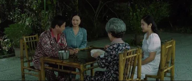 Thông gia ngõ hẹp - Tập 19: Bà Hồng cô đơn, lạc lõng khi gia đình ông Phúc quây quần đông vui - Ảnh 32. Thông gia ngõ hẹp - Tập 19: Bà Hồng cô đơn, lạc lõng khi gia đình ông Phúc quây quần đông vui - Ảnh 32.