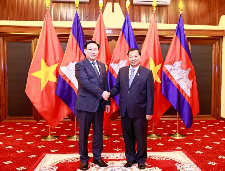 Chủ tịch Quốc hội Vương Đình Huệ hội kiến Chủ tịch Thượng viện Campuchia - Ảnh 2. Chủ tịch Quốc hội Vương Đình Huệ hội kiến Chủ tịch Thượng viện Campuchia - Ảnh 2.