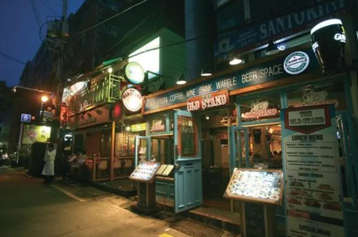 Ý nghĩa của Itaewon đối với người nước ngoài - Ảnh 2. Ý nghĩa của Itaewon đối với người nước ngoài - Ảnh 2.
