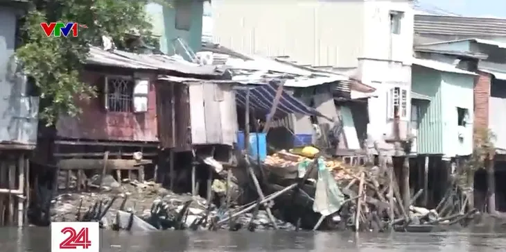 Công bố 32 vị trí sạt lở bờ sông, kênh rạch ở TP Hồ Chí Minh - Ảnh 2. Công bố 32 vị trí sạt lở bờ sông, kênh rạch ở TP Hồ Chí Minh - Ảnh 2.