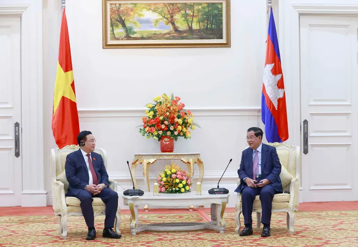 Chủ tịch Quốc hội Vương Đình Huệ hội kiến Thủ tướng Campuchia Hun Sen - Ảnh 3. Chủ tịch Quốc hội Vương Đình Huệ hội kiến Thủ tướng Campuchia Hun Sen - Ảnh 3.