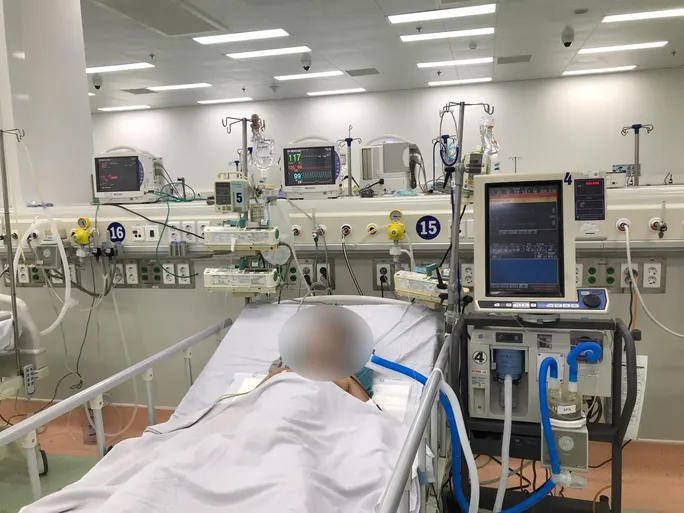 Bé trai nguy kịch vì uống nhầm thuốc cai nghiện ma túy - Ảnh 1. Bé trai nguy kịch vì uống nhầm thuốc cai nghiện ma túy - Ảnh 1.