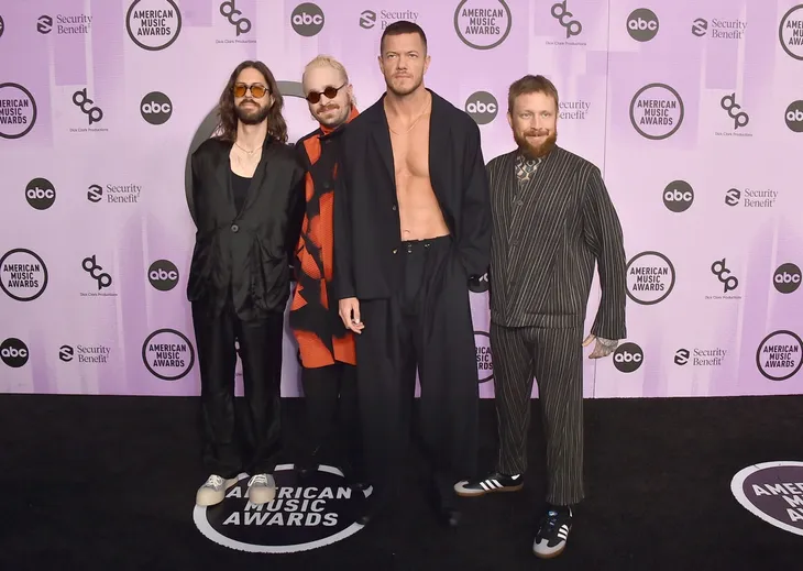 Thảm đỏ AMAs 2022: Gia đình Pink nổi bật, Kim Petras gợi nhớ đến Britney Spears - Ảnh 14. Thảm đỏ AMAs 2022: Gia đình Pink nổi bật, Kim Petras gợi nhớ đến Britney Spears - Ảnh 14.