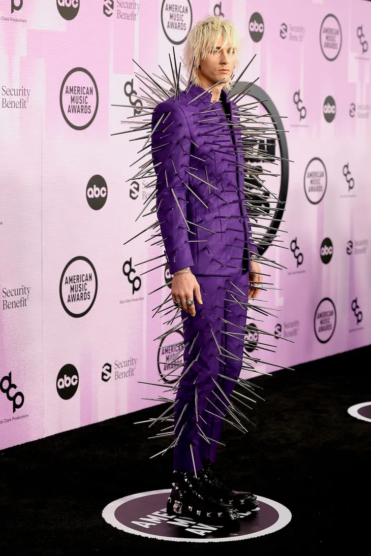 Thảm đỏ AMAs 2022: Gia đình Pink nổi bật, Kim Petras gợi nhớ đến Britney Spears - Ảnh 25. Thảm đỏ AMAs 2022: Gia đình Pink nổi bật, Kim Petras gợi nhớ đến Britney Spears - Ảnh 25.
