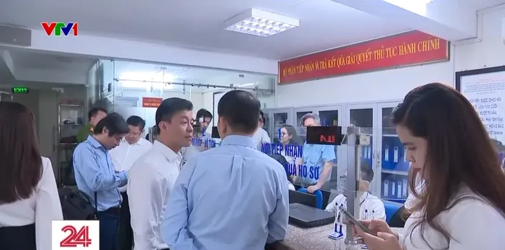 Hà Nội thí điểm 2 nhóm dịch vụ công liên thông - Ảnh 1. Hà Nội thí điểm 2 nhóm dịch vụ công liên thông - Ảnh 1.