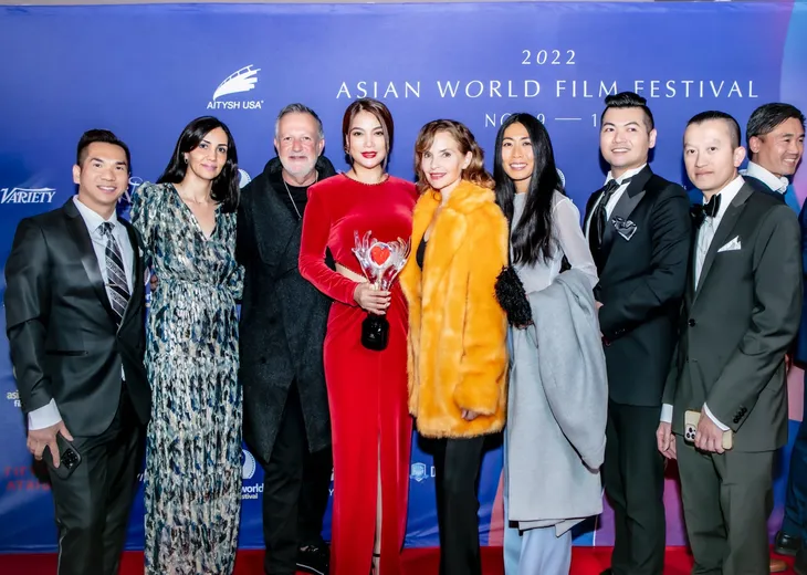 Trương Ngọc Ánh rạng rỡ hội ngộ Quyền Linh tại Liên hoan phim Asia World Film Festival 2022 - Ảnh 3. Trương Ngọc Ánh rạng rỡ hội ngộ Quyền Linh tại Liên hoan phim Asia World Film Festival 2022 - Ảnh 3.