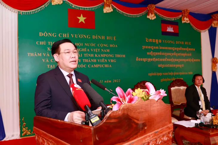Đảm bảo sinh kế cho người gốc Việt tại Campuchia - Ảnh 1. Đảm bảo sinh kế cho người gốc Việt tại Campuchia - Ảnh 1.
