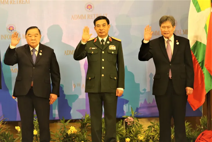Bộ trưởng Phan Văn Giang dự Hội nghị hẹp Bộ trưởng Quốc phòng các nước ASEAN - Ảnh 3. Bộ trưởng Phan Văn Giang dự Hội nghị hẹp Bộ trưởng Quốc phòng các nước ASEAN - Ảnh 3.