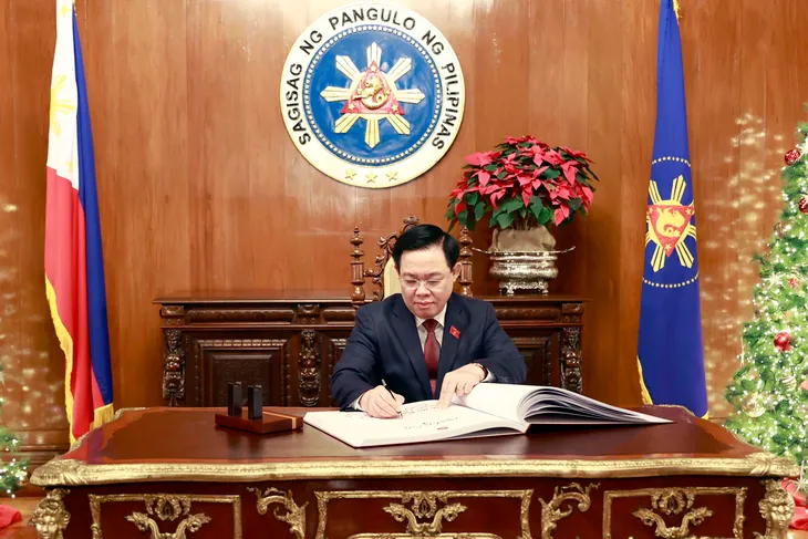 Chủ tịch Quốc hội hội kiến Tổng thống Philippines - Ảnh 2. Chủ tịch Quốc hội hội kiến Tổng thống Philippines - Ảnh 2.