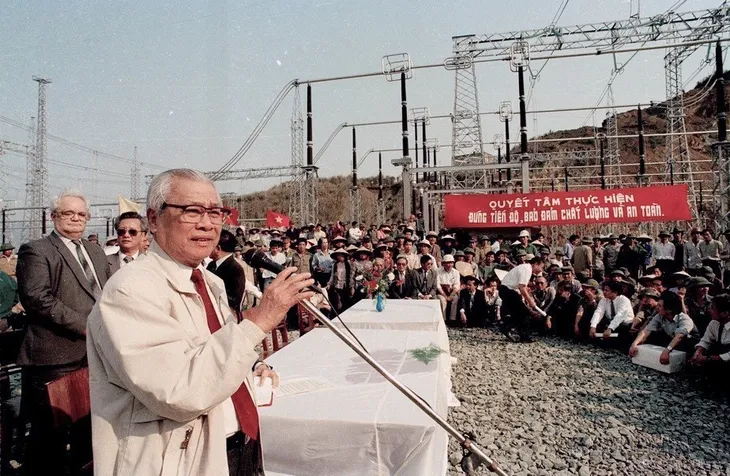 Thủ tướng Phạm Minh Chính dự Lễ kỷ niệm 100 năm ngày sinh Thủ tướng Võ Văn Kiệt - Ảnh 4. Thủ tướng Phạm Minh Chính dự Lễ kỷ niệm 100 năm ngày sinh Thủ tướng Võ Văn Kiệt - Ảnh 4.