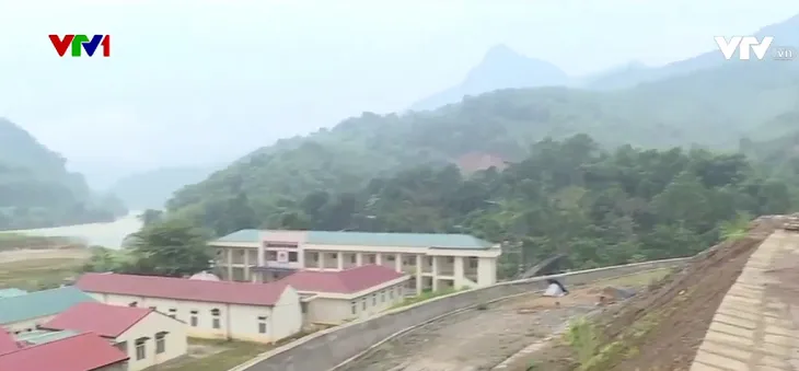 Công trình chống sạt lở bị… sạt lở - Ảnh 1.