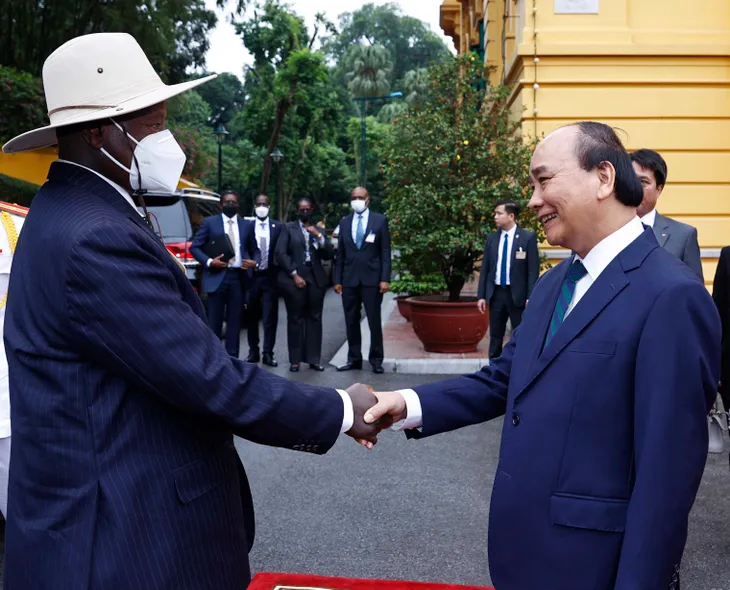 Chủ tịch nước Nguyễn Xuân Phúc chủ trì Lễ đón Tổng thống Uganda thăm chính thức Việt Nam - Ảnh 1. Chủ tịch nước Nguyễn Xuân Phúc chủ trì Lễ đón Tổng thống Uganda thăm chính thức Việt Nam - Ảnh 1.