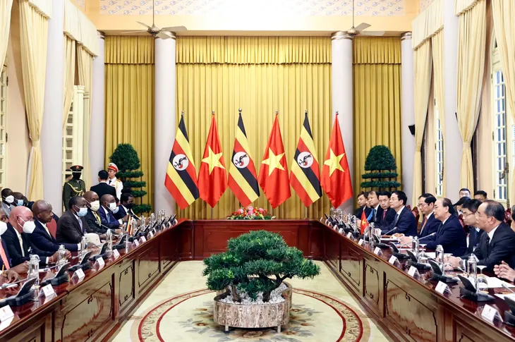 Chủ tịch nước Nguyễn Xuân Phúc chủ trì Lễ đón Tổng thống Uganda thăm chính thức Việt Nam - Ảnh 7. Chủ tịch nước Nguyễn Xuân Phúc chủ trì Lễ đón Tổng thống Uganda thăm chính thức Việt Nam - Ảnh 7.