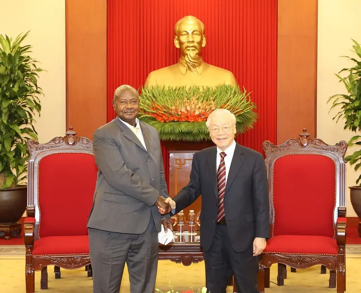 Tổng Bí thư Nguyễn Phú Trọng tiếp Tổng thống Uganda - Ảnh 1.