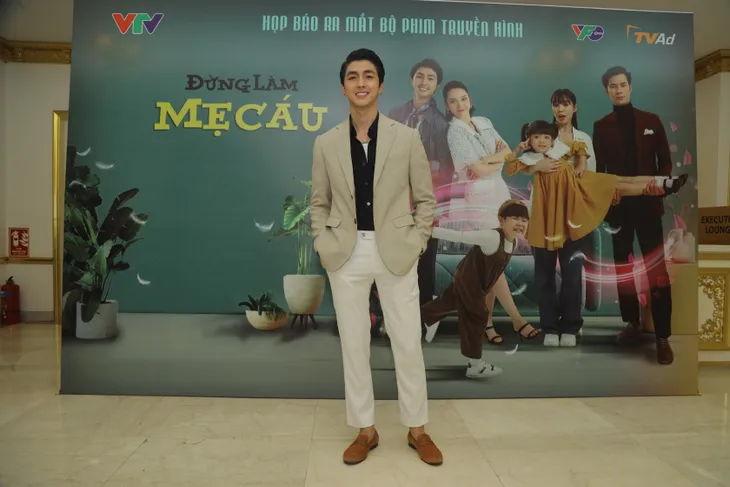 Quỳnh Lương đọ sắc với Quỳnh Kool trong họp báo ra mắt phim mới - Ảnh 4. Quỳnh Lương đọ sắc với Quỳnh Kool trong họp báo ra mắt phim mới - Ảnh 4.
