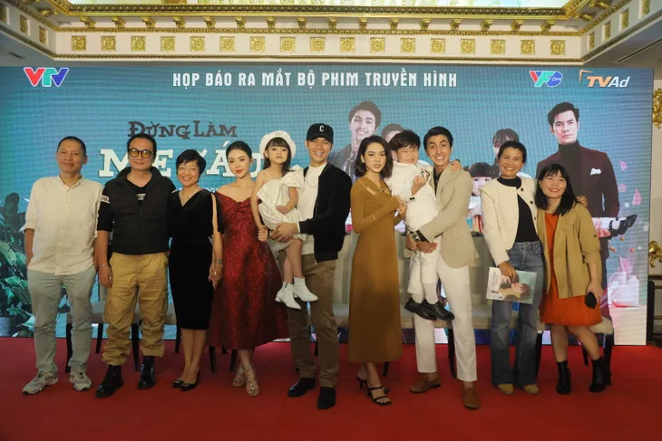 Quỳnh Lương đọ sắc với Quỳnh Kool trong họp báo ra mắt phim mới - Ảnh 18. Quỳnh Lương đọ sắc với Quỳnh Kool trong họp báo ra mắt phim mới - Ảnh 18.