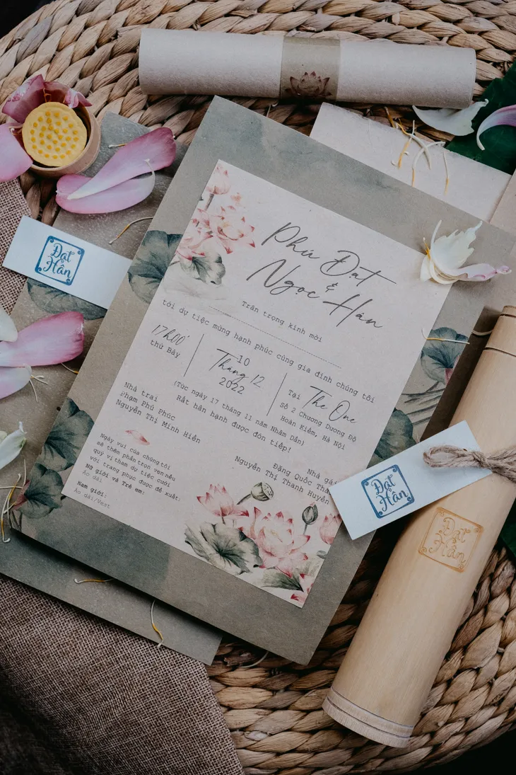 Hoa hậu Ngọc Hân sử dụng giấy dó làm thiệp cưới - Ảnh 1. Hoa hậu Ngọc Hân sử dụng giấy dó làm thiệp cưới - Ảnh 1.
