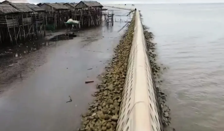 Sạt lở tại ĐBSCL diễn biến ngày càng nghiêm trọng - Ảnh 2. Sạt lở tại ĐBSCL diễn biến ngày càng nghiêm trọng - Ảnh 2.