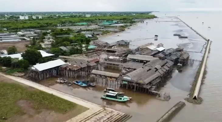 Sạt lở tại ĐBSCL diễn biến ngày càng nghiêm trọng - Ảnh 1. Sạt lở tại ĐBSCL diễn biến ngày càng nghiêm trọng - Ảnh 1.