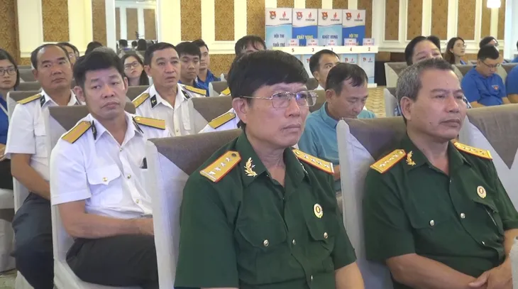Phối hợp tuyên truyền biển, đảo và Luật Cảnh sát biển Việt Nam - Ảnh 1.