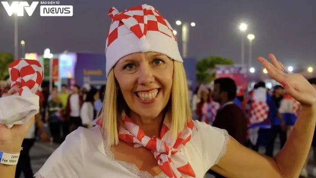 Muôn hình vạn trạng phong cách mũ cổ vũ World Cup 2022 của CĐV Croatia - Ảnh 16. Muôn hình vạn trạng phong cách mũ cổ vũ World Cup 2022 của CĐV Croatia - Ảnh 16.