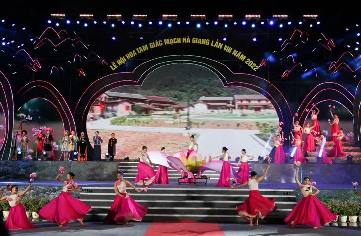 Đảm bảo an toàn giao thông dịp Lễ hội hoa tam giác mạch - Ảnh 2. Đảm bảo an toàn giao thông dịp Lễ hội hoa tam giác mạch - Ảnh 2.
