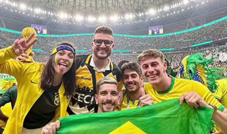 Chàng trai đến Qatar xem tất cả các trận đấu tại World Cup 2022 - Ảnh 1. Chàng trai đến Qatar xem tất cả các trận đấu tại World Cup 2022 - Ảnh 1.