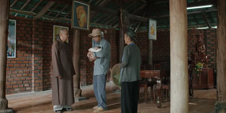 Mẹ rơm - Tập 15: Thấy con gái lớn lên thông minh, xinh xắn, Hào chỉ biết ngắm nhìn từ xa - Ảnh 2. Mẹ rơm - Tập 15: Thấy con gái lớn lên thông minh, xinh xắn, Hào chỉ biết ngắm nhìn từ xa - Ảnh 2.