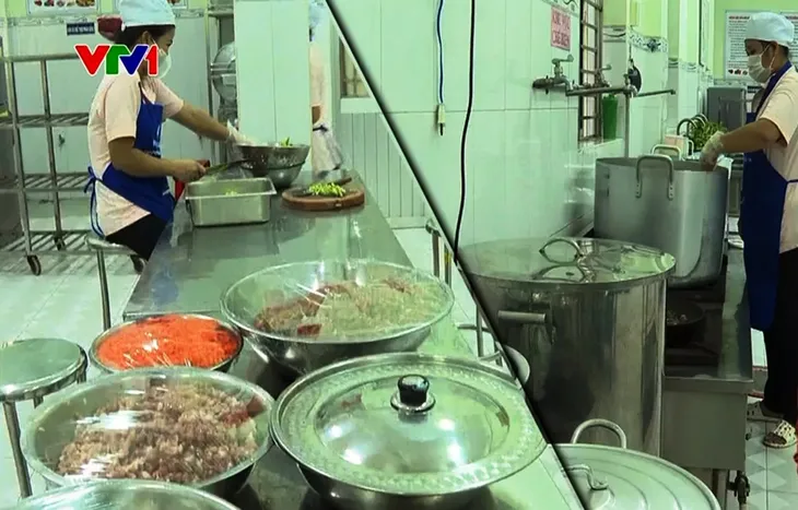 Cần Thơ kiểm tra đột xuất các bếp ăn trong trường học - Ảnh 1. Cần Thơ kiểm tra đột xuất các bếp ăn trong trường học - Ảnh 1.