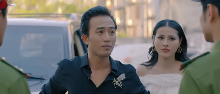 Hành trình công lý - Tập 22: Đang vui vẻ bên tình mới, Cường (Doãn Quốc Đam) bị công an bắt - Ảnh 4. Hành trình công lý - Tập 22: Đang vui vẻ bên tình mới, Cường (Doãn Quốc Đam) bị công an bắt - Ảnh 4.