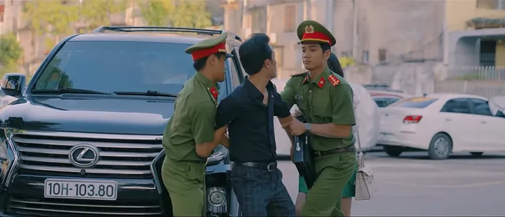 Hành trình công lý - Tập 22: Đang vui vẻ bên tình mới, Cường (Doãn Quốc Đam) bị công an bắt - Ảnh 9. Hành trình công lý - Tập 22: Đang vui vẻ bên tình mới, Cường (Doãn Quốc Đam) bị công an bắt - Ảnh 9.