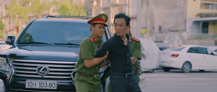 Hành trình công lý - Tập 22: Đang vui vẻ bên tình mới, Cường (Doãn Quốc Đam) bị công an bắt - Ảnh 10. Hành trình công lý - Tập 22: Đang vui vẻ bên tình mới, Cường (Doãn Quốc Đam) bị công an bắt - Ảnh 10.