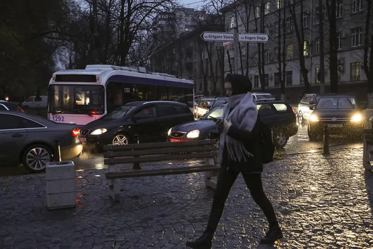 Mỹ hỗ trợ Ukraine khôi phục mạng lưới điện - Ảnh 3. Mỹ hỗ trợ Ukraine khôi phục mạng lưới điện - Ảnh 3.
